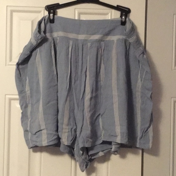 torrid Pants - Torrid Flowy Dress Shorts Size 3